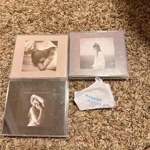 Taylor Swift CD TTPD Lot